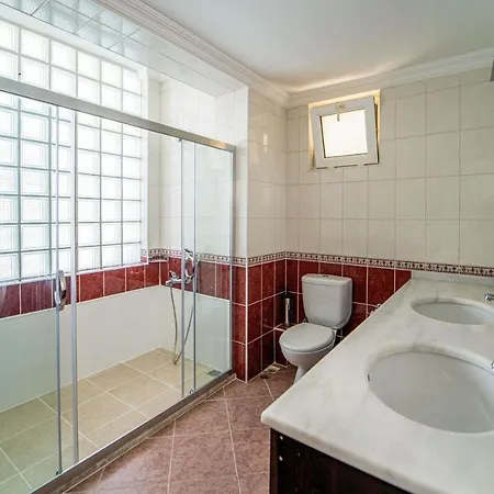 Seaside Residence, Hancer, Denize Sifir 4 Yatak Odali, 8 Kisilik ,ortak Havuzlu Villa, Villa