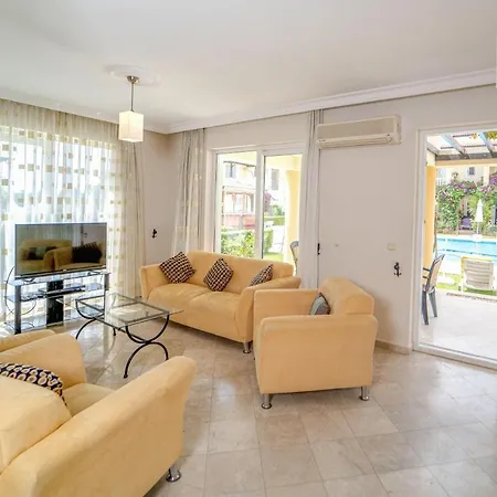 Villa Seaside Residence, Hancer, Denize Sifir 4 Yatak Odali, 8 Kisilik ,ortak Havuzlu Villa,