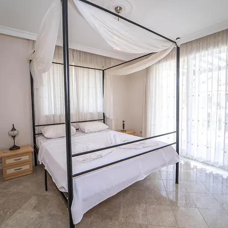 Seaside Residence, Hancer, Denize Sifir 4 Yatak Odali, 8 Kisilik ,ortak Havuzlu Villa, * Fethiye