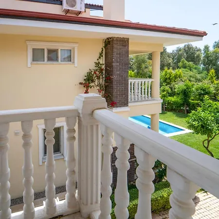 Seaside Residence, Hancer, Denize Sifir 4 Yatak Odali, 8 Kisilik ,ortak Havuzlu Villa, *