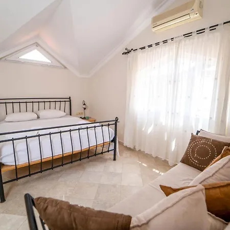 Seaside Residence, Hancer, Denize Sifir 4 Yatak Odali, 8 Kisilik ,ortak Havuzlu Villa, Villa
