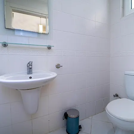 Seaside Residence, Hancer, Denize Sifir 4 Yatak Odali, 8 Kisilik ,ortak Havuzlu Villa, *