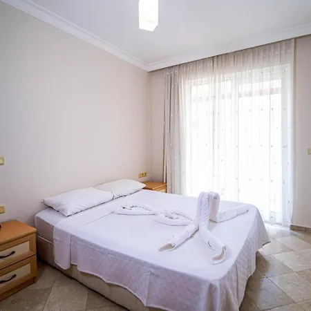 Seaside Residence, Hancer, Denize Sifir 4 Yatak Odali, 8 Kisilik ,ortak Havuzlu Villa, Villa