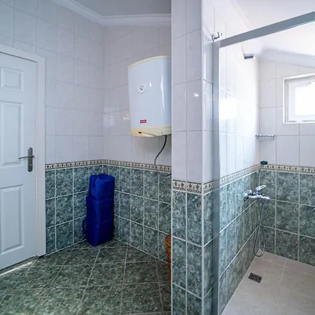 Villa Seaside Residence, Hancer, Denize Sifir 4 Yatak Odali, 8 Kisilik ,ortak Havuzlu Villa, Fethiye